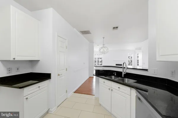 $2,800 | 4330 Y Cannon Ridge Court, Unit 44, Fairfax, VA 22033