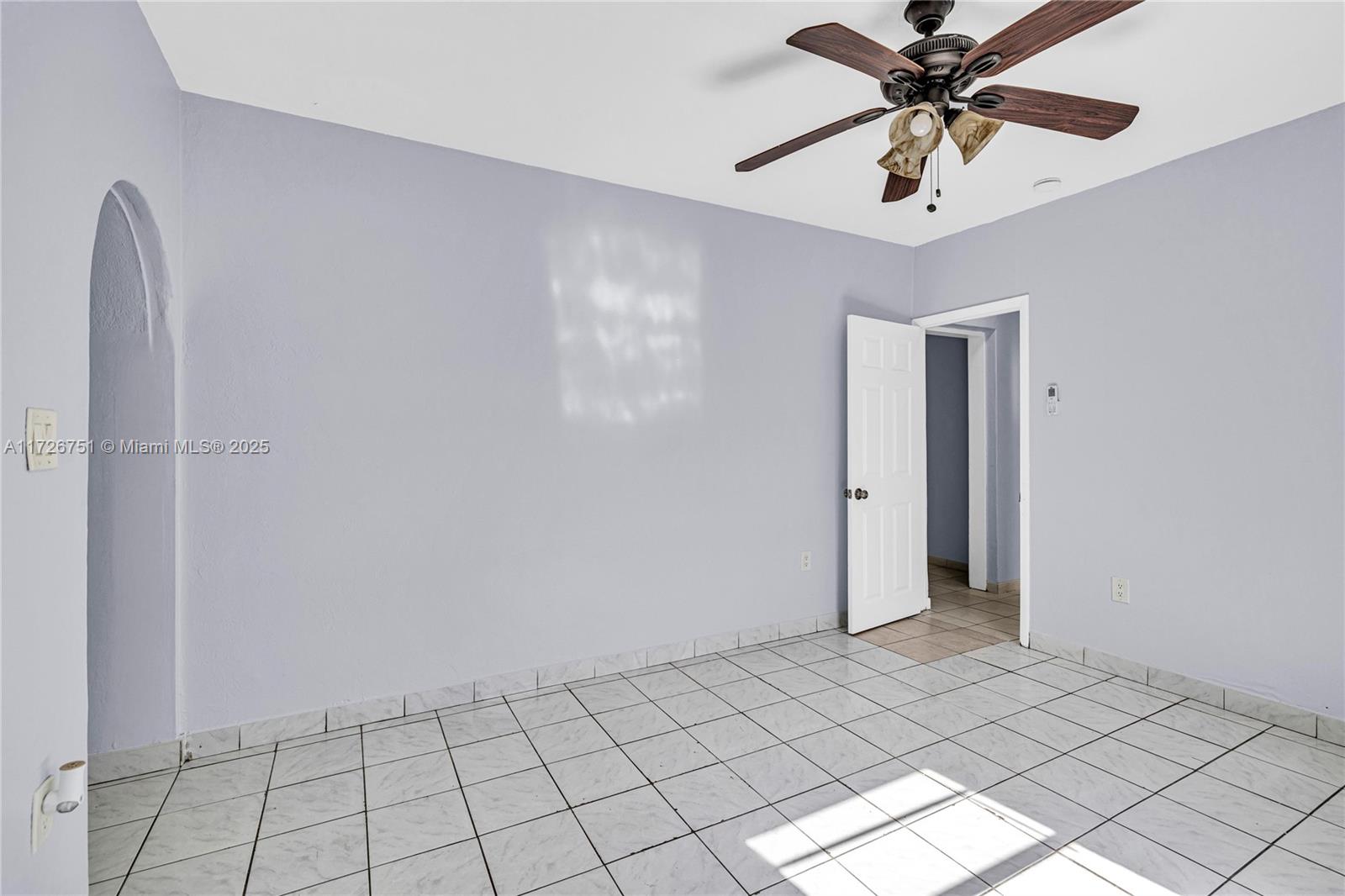 319 Northeast 171 Street North Miami Beach, FL 33162 - Photo 11 of 31 a view of an empty room