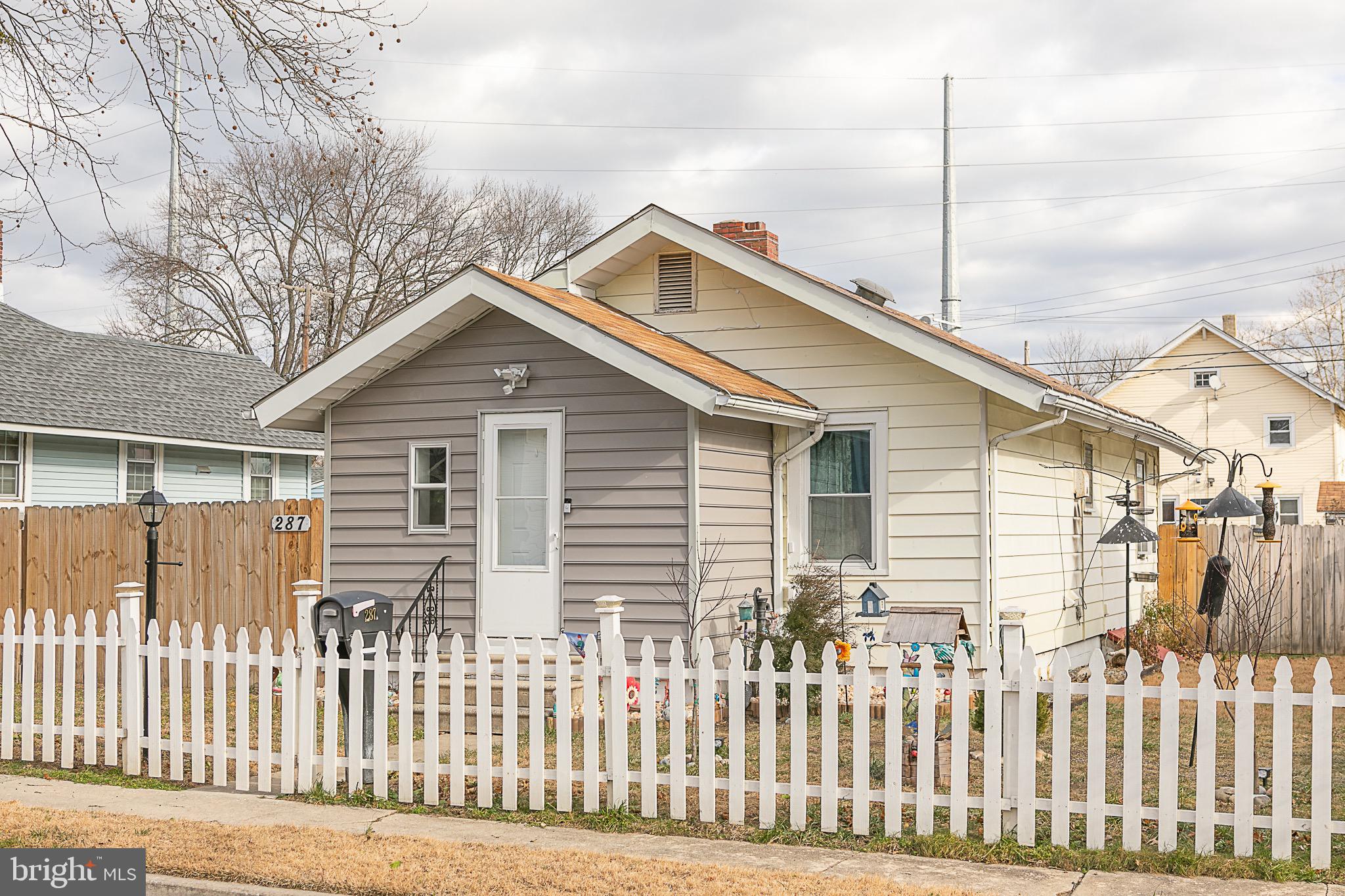 287 Jefferson Street Carneys Point, NJ 08069 - Photo 2 of 31 a view of a white house on top of house