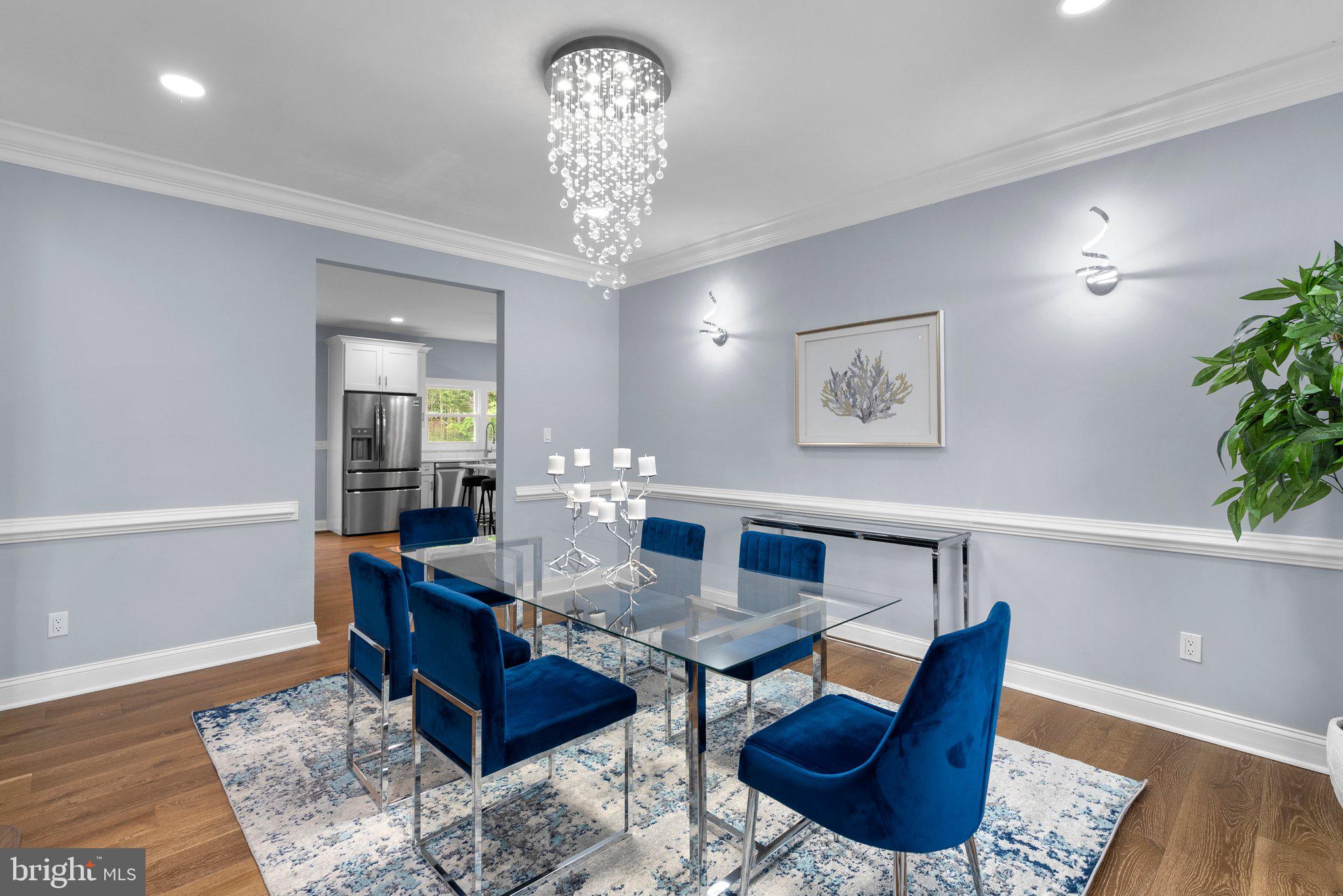 2924 Hunter Road Fairfax, VA 22031 - Photo 20 of 79 a view of a dining room with furniture
