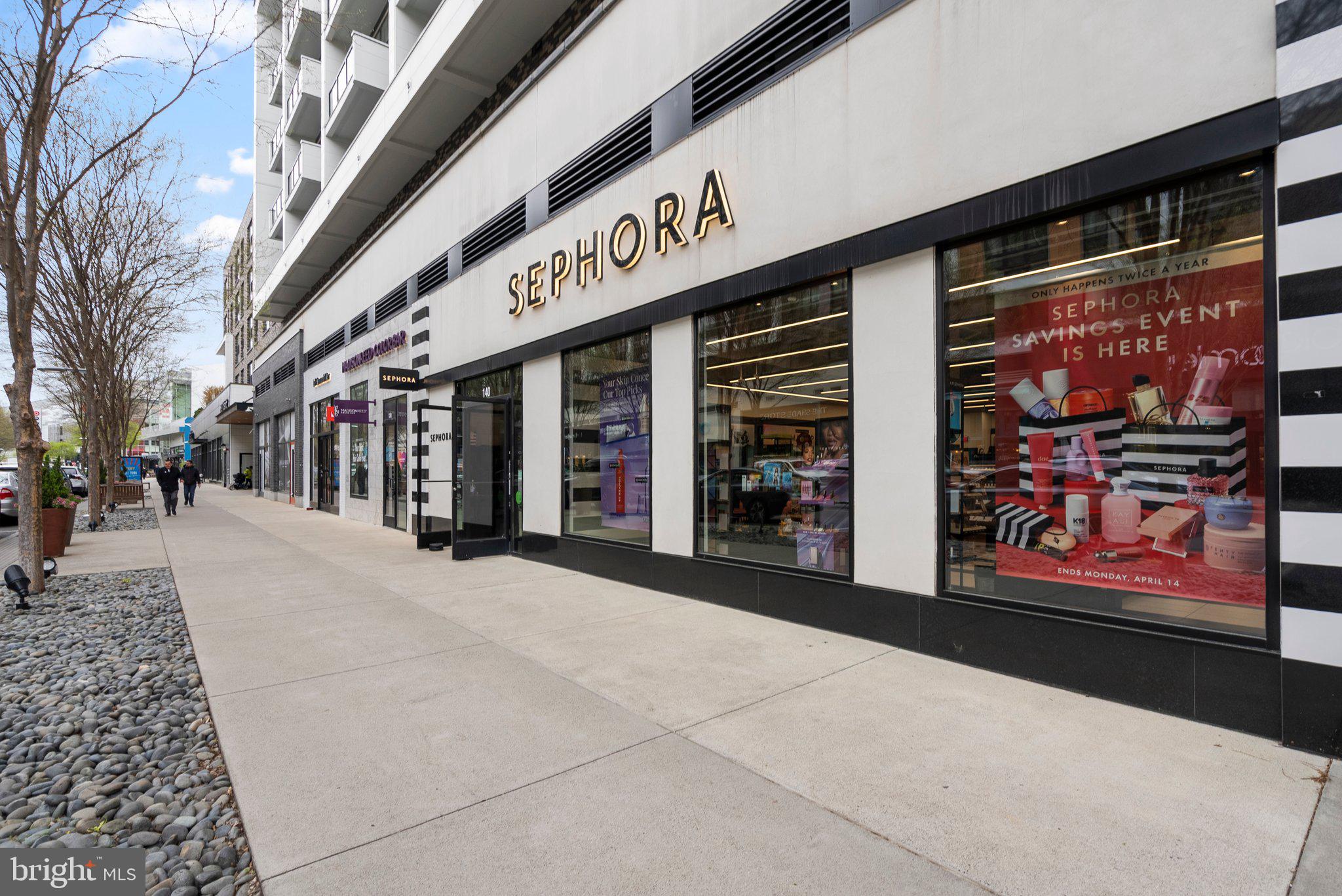 2924 Hunter Road Fairfax, VA 22031 - Photo 59 of 79 Shopping