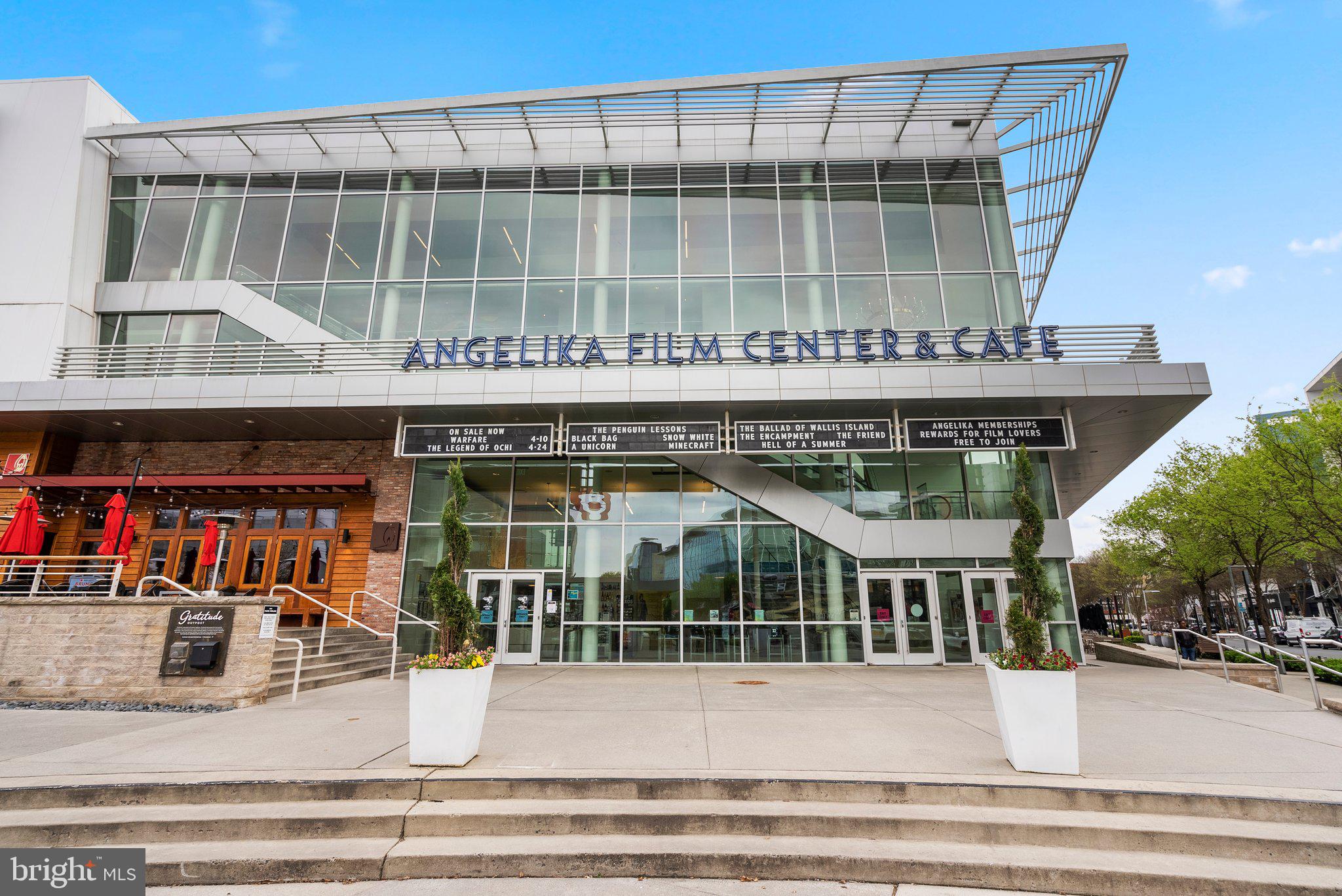 2924 Hunter Road Fairfax, VA 22031 - Photo 67 of 79 a view of a building with a window