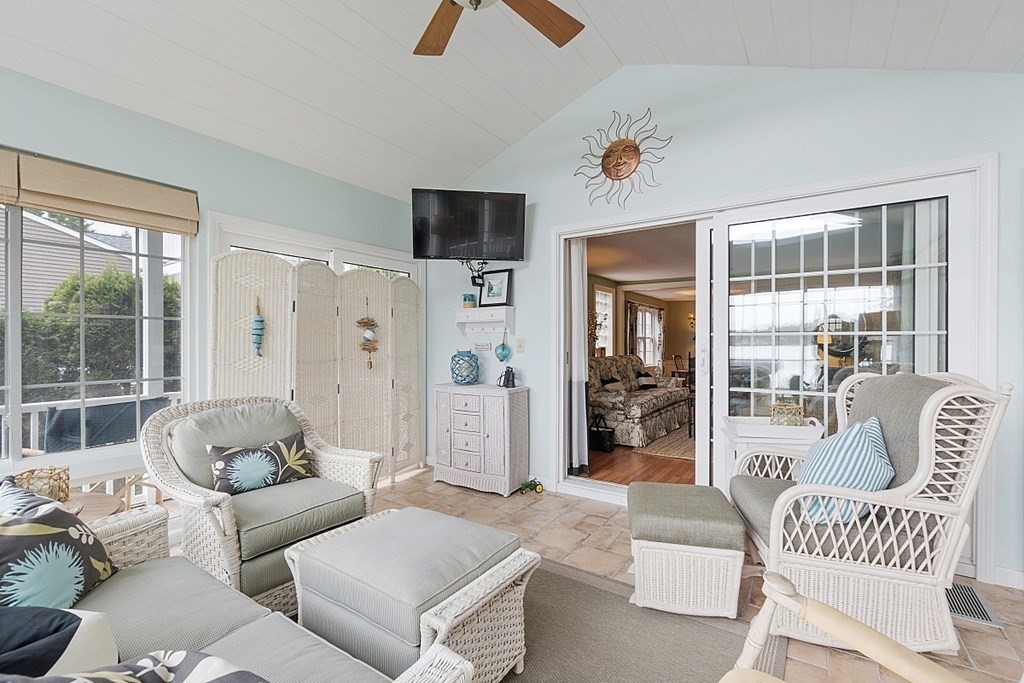 615 Reservoir Road Lunenburg, MA 01462 - Photo 12 of 42 Gallery Image 12