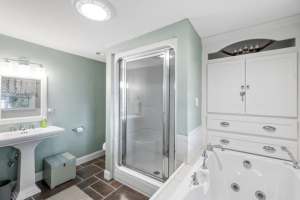 615 Reservoir Road Lunenburg, MA 01462 - Photo 30 of 42 Gallery Image 30
