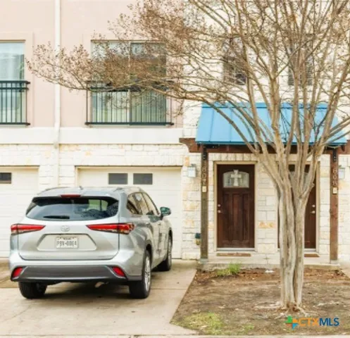 $1,695 | 13420 Lyndhurst Street, Unit 807, Austin, TX 78717