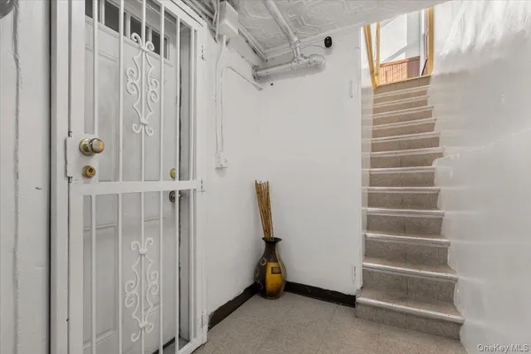 $899,000 | 877 Hornaday Place | West Farms