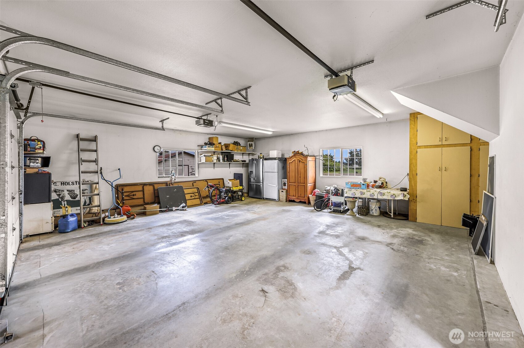 8634 Double Ditch Road Lynden, WA 98264 - Photo 17 of 40 a view of a garage