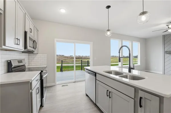 $376,420 | 3069 Northwest 96th Terrace, Kansas City, MO 64154