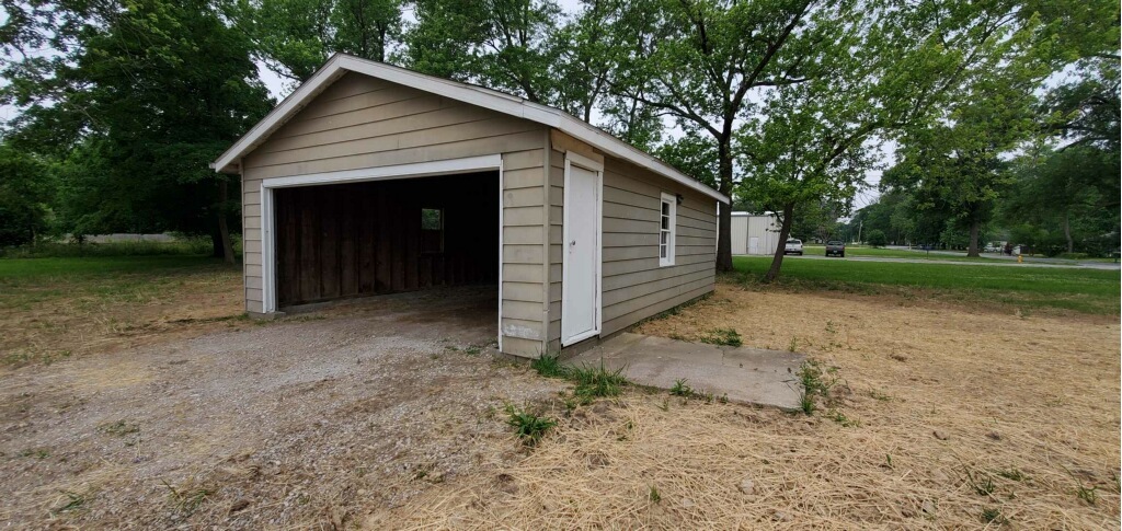 11495 North Brownsville Road Mount Vernon, IL 62864 - Photo 12 of 21