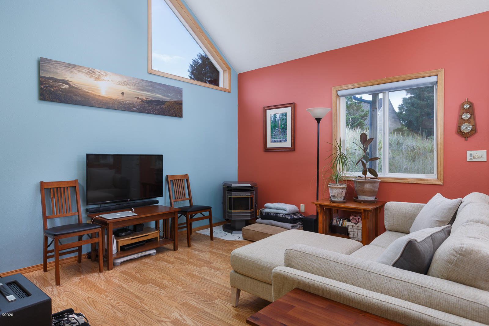 6100 Nestucca Ridge Road Pacific City, OR 97135 - Photo 3 of 14 Living room 2