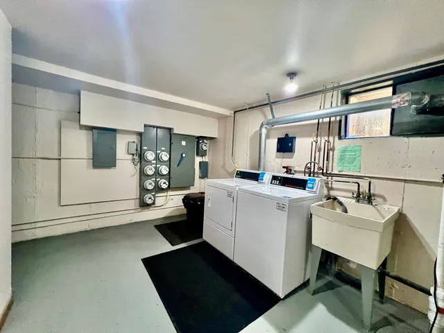 a view of utility room