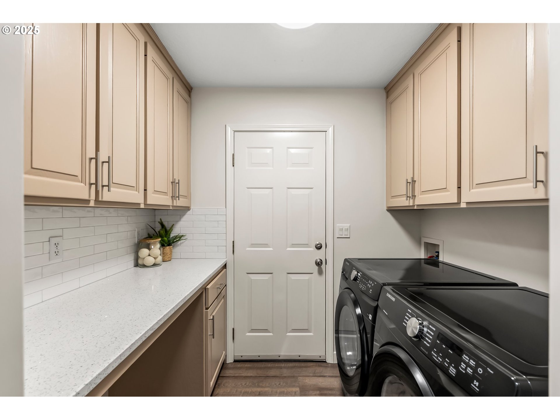 1860 Ridgley Boulevard Eugene, OR 97401 - Photo 26 of 38 Laundry