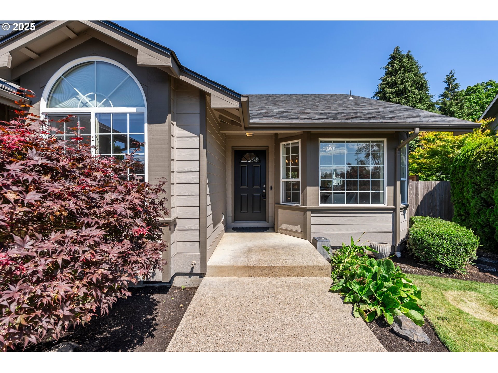 1860 Ridgley Boulevard Eugene, OR 97401 - Photo 3 of 38 Porch