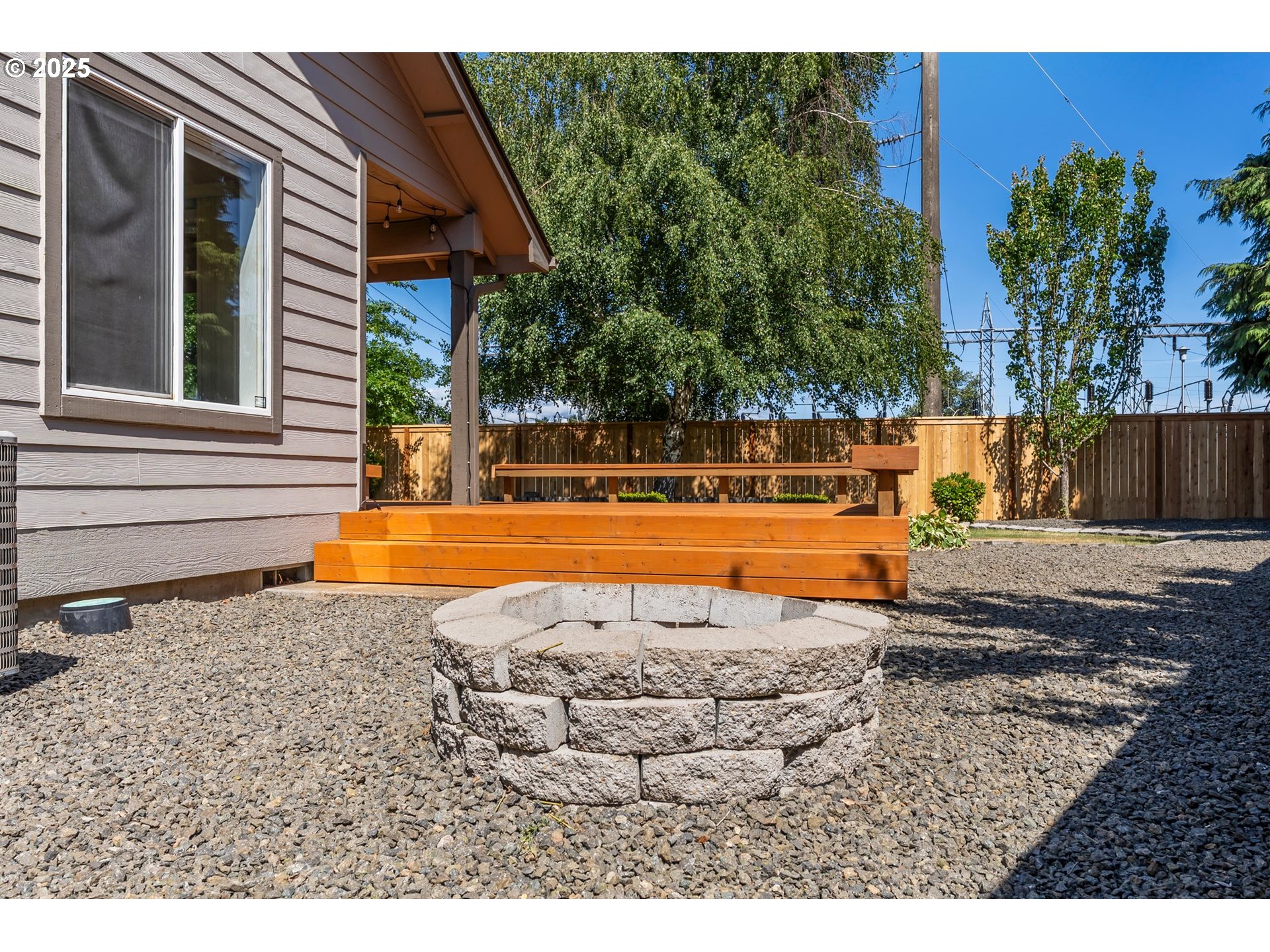 1860 Ridgley Boulevard Eugene, OR 97401 - Photo 31 of 38 Fire Pit