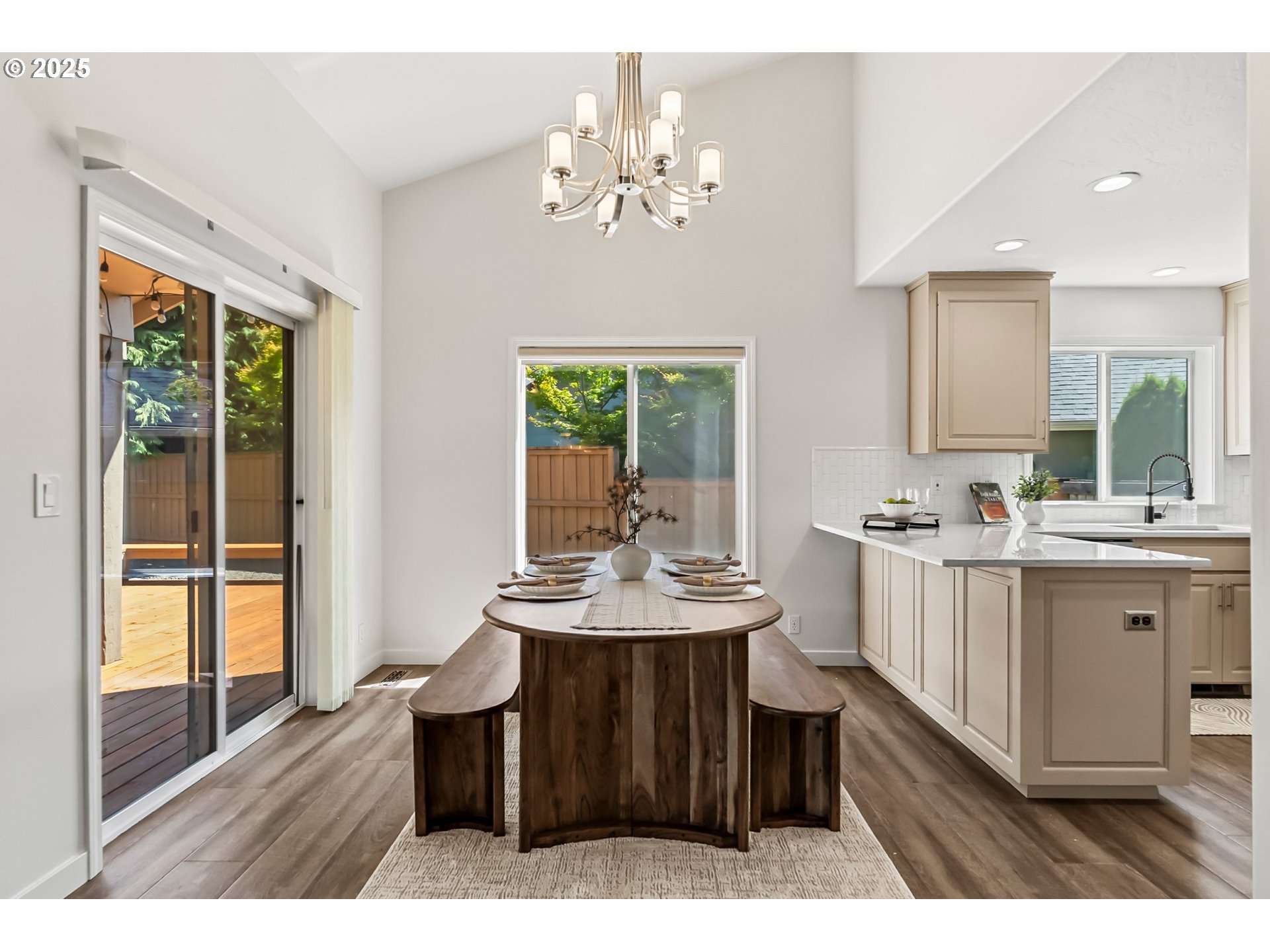 1860 Ridgley Boulevard Eugene, OR 97401 - Photo 9 of 38 Dining Room