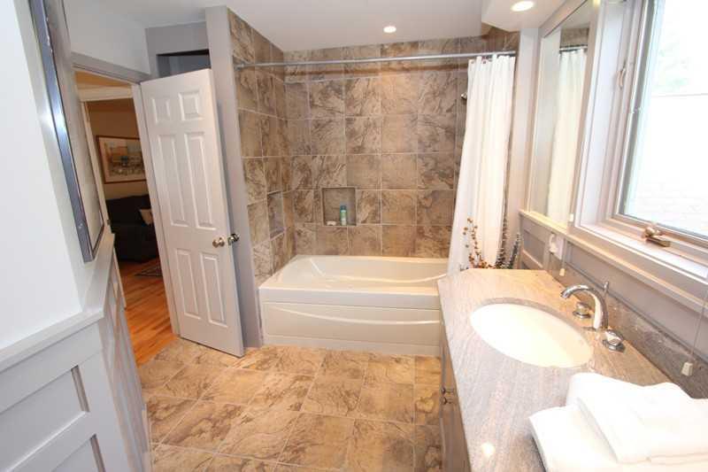 29 Foreside Common Road, Unit 29 Falmouth, ME 04105 - Photo 21 of 35 Bathroom.