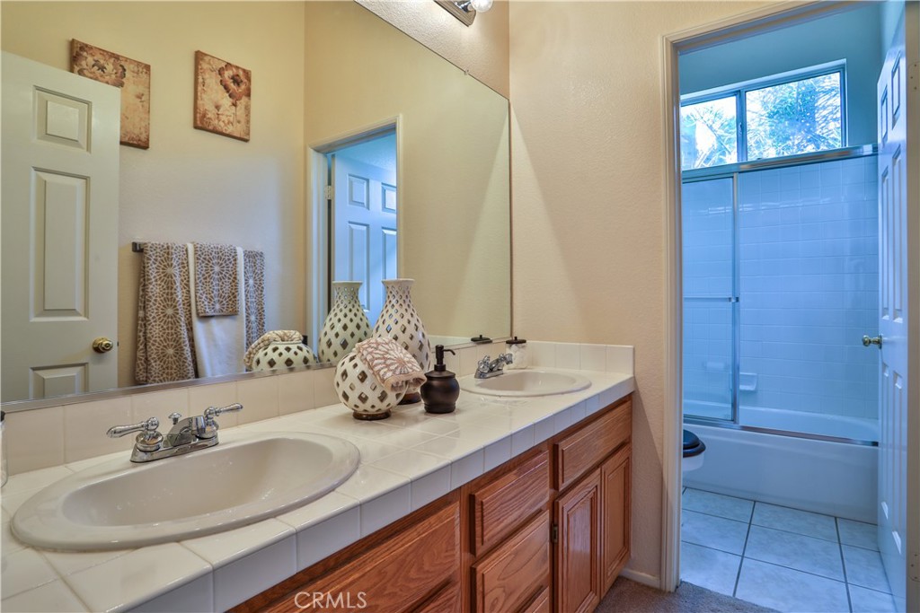 1412 San Clemente Circle Corona, CA 92882 - Photo 44 of 74 Hall Bathroom
