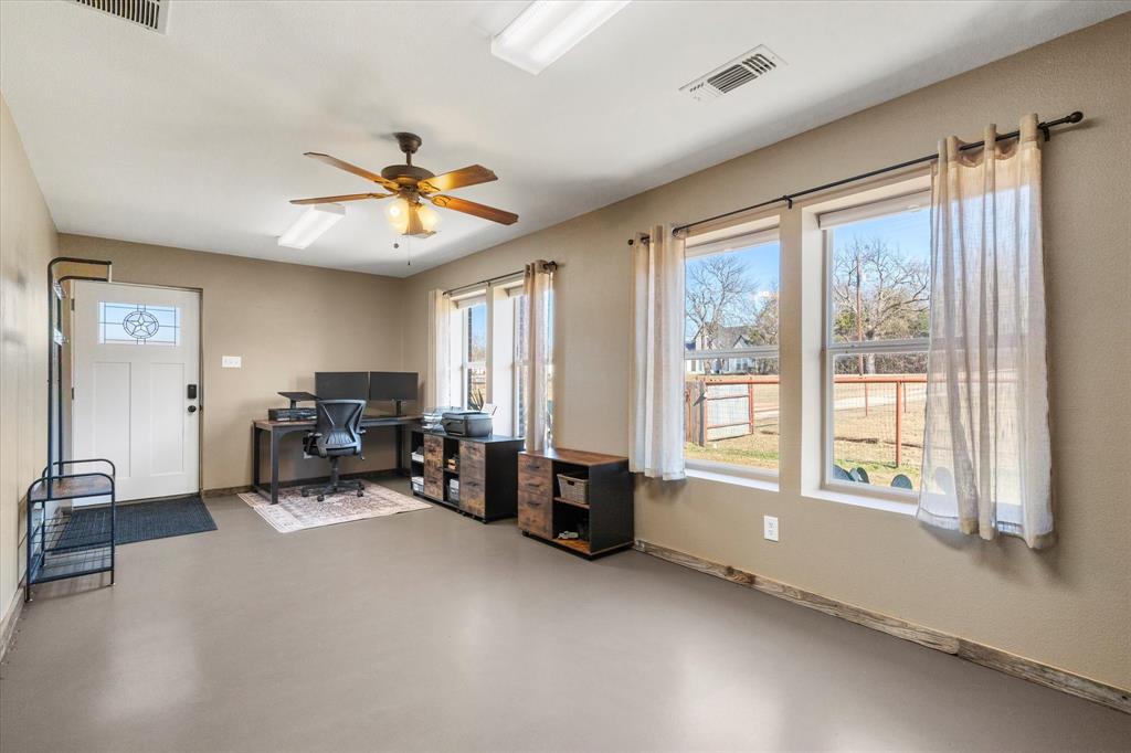 11975 Massey Road Pilot Point, TX 76258 - Photo 23 of 40