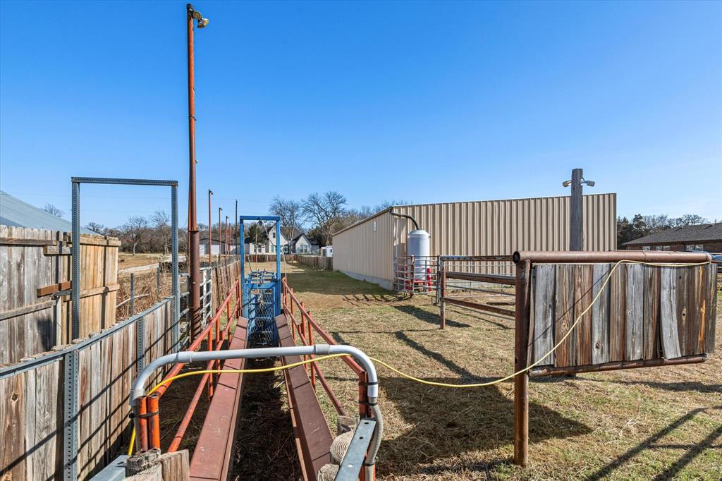 11975 Massey Road Pilot Point, TX 76258 - Photo 31 of 40