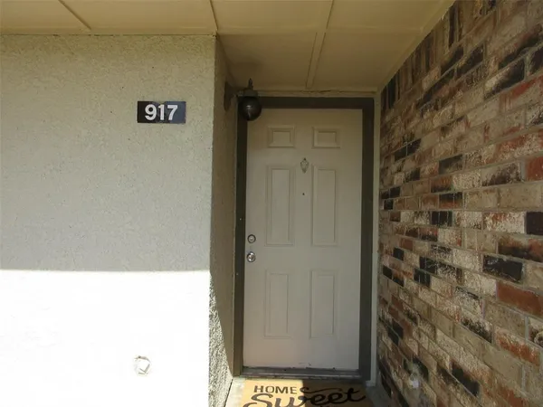 $180,000 | 917 Turtle Cove, Unit 138, Irving, TX 75060