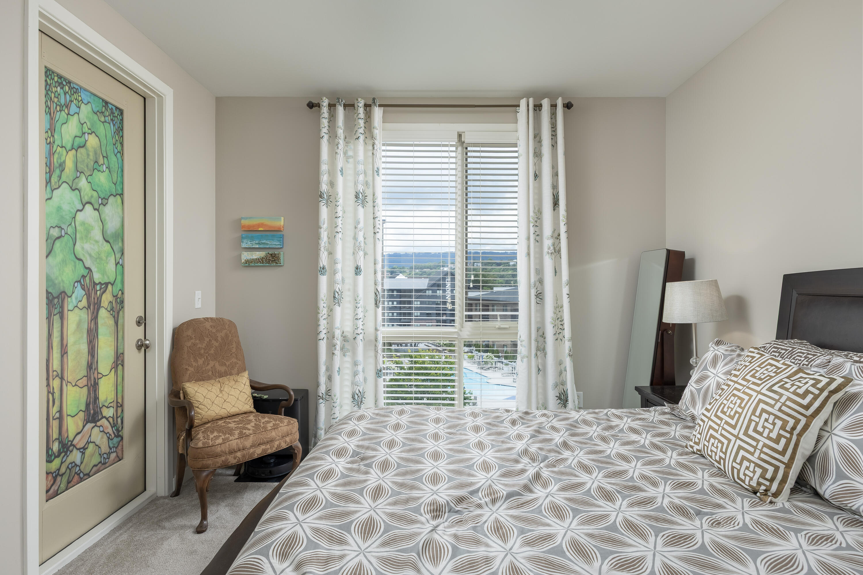 200 Manufacturers Road, Unit 629 Chattanooga, TN 37405 - Photo 16 of 47 Floor to Ceiling Windows