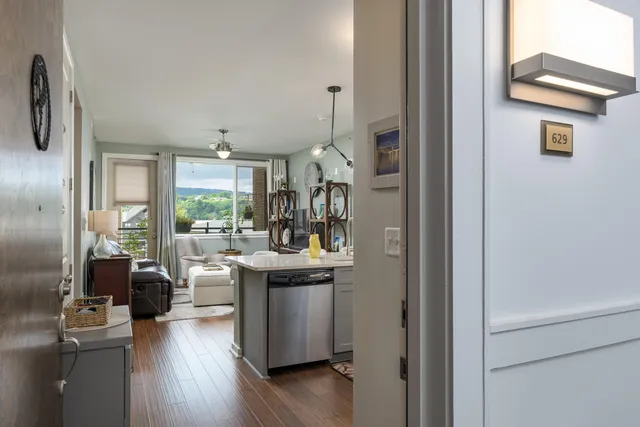 $499,000 | 200 Manufacturers Road, Unit 629, Chattanooga, TN 37405