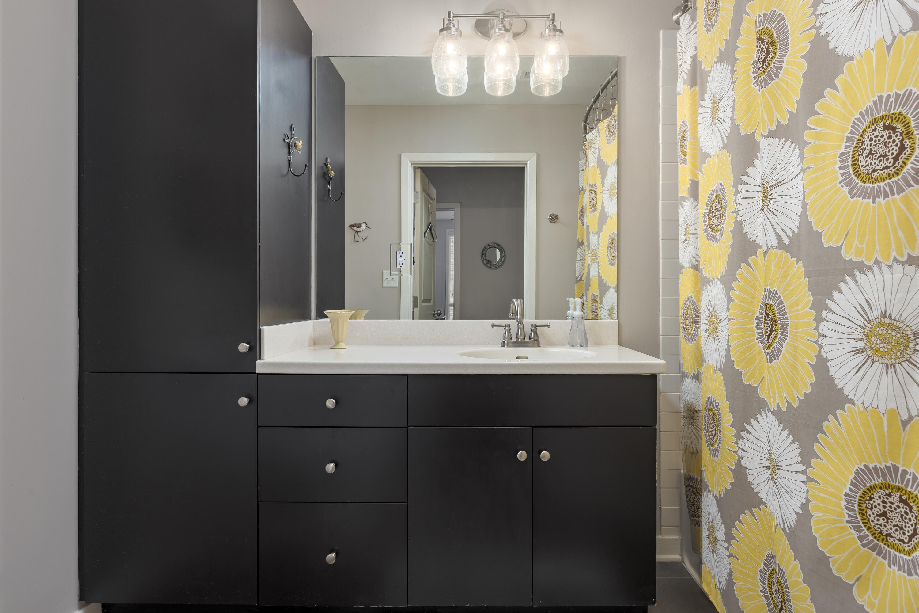 200 Manufacturers Road, Unit 629 Chattanooga, TN 37405 - Photo 25 of 47 Second Bathroom