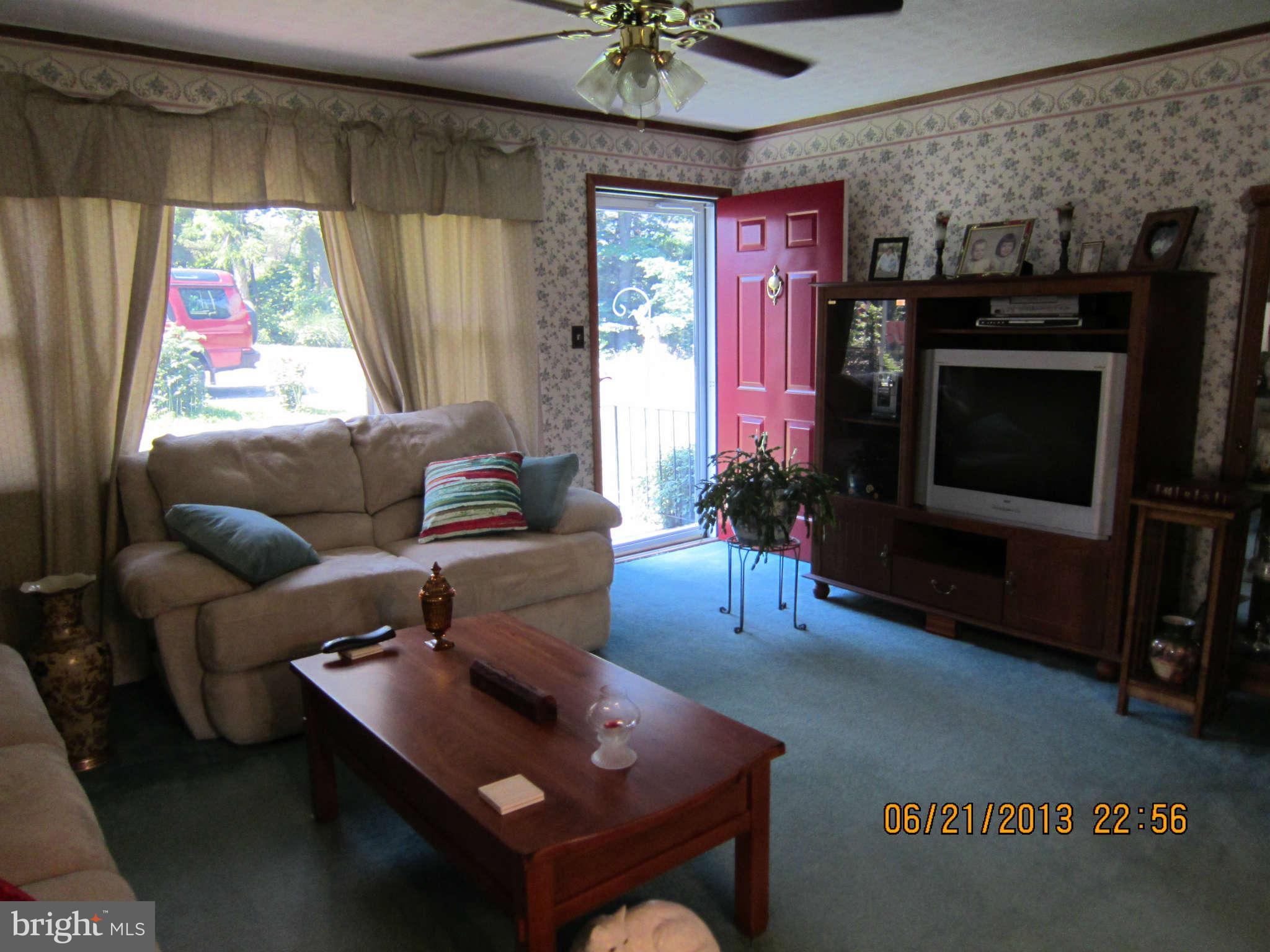 148 Russ Road Front Royal, VA 22630 - Photo 9 of 26 Living Room