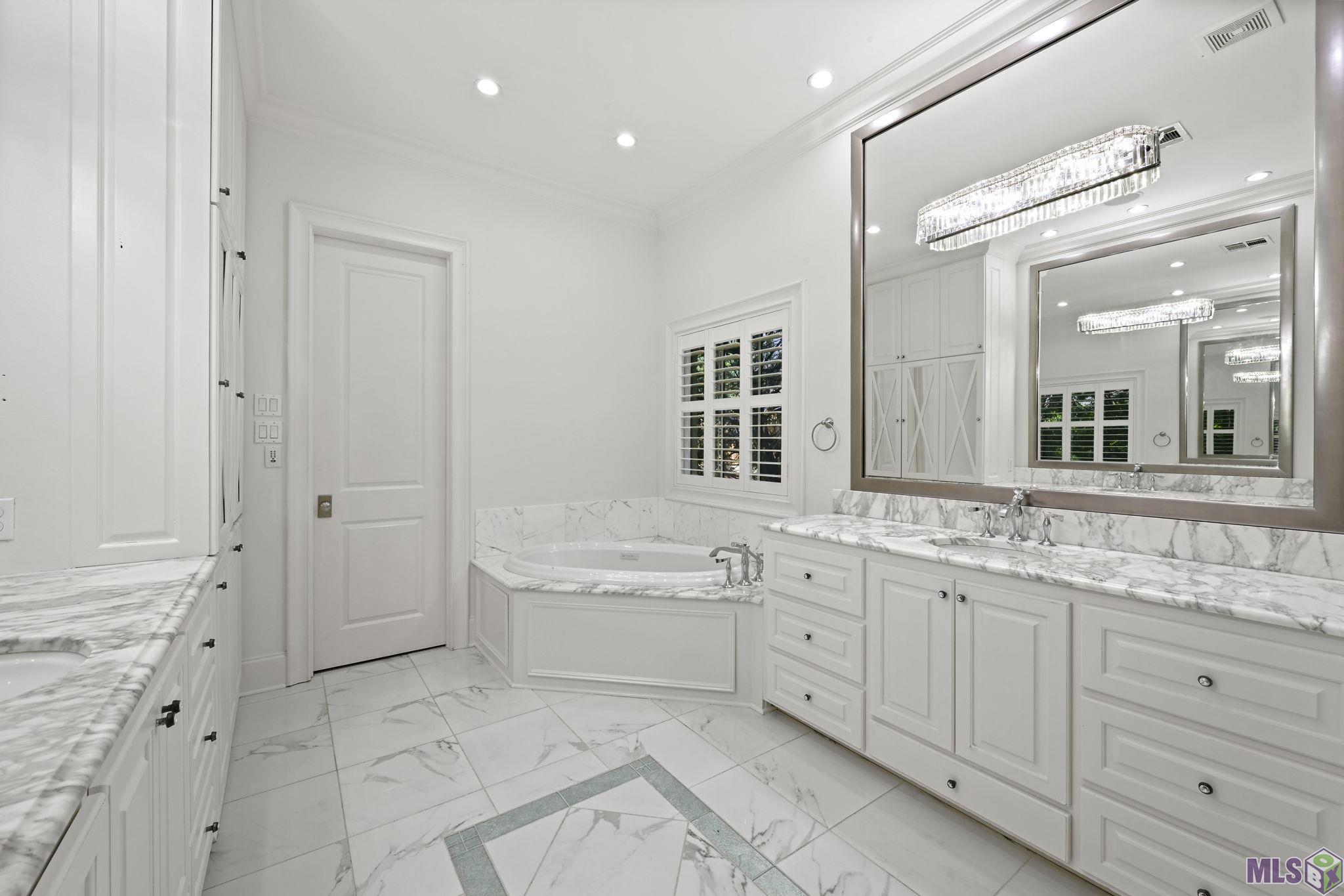 18642 Santa Maria Drive Baton Rouge, LA 70809 - Photo 22 of 38 Primary Bath