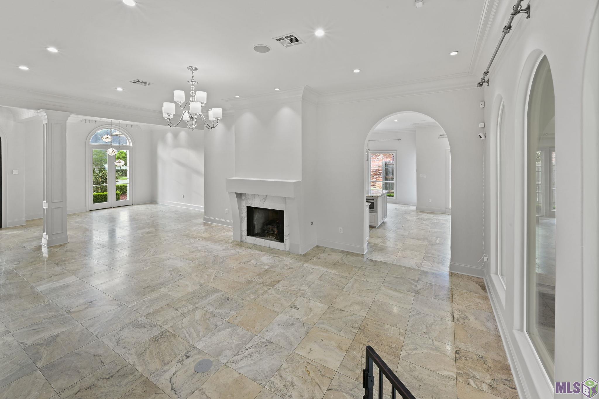 18642 Santa Maria Drive Baton Rouge, LA 70809 - Photo 24 of 38 Living Room