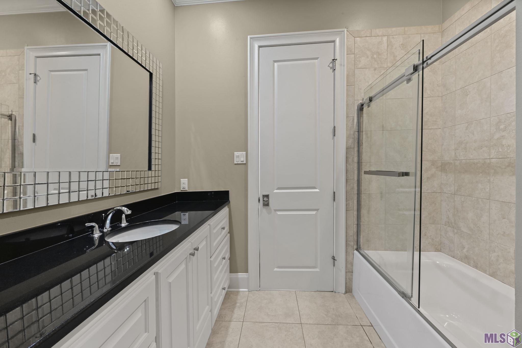 18642 Santa Maria Drive Baton Rouge, LA 70809 - Photo 30 of 38 Extra Full Bathroom