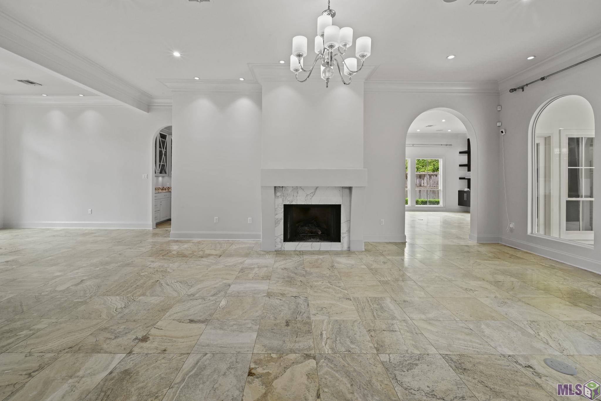 18642 Santa Maria Drive Baton Rouge, LA 70809 - Photo 7 of 38 Living Room