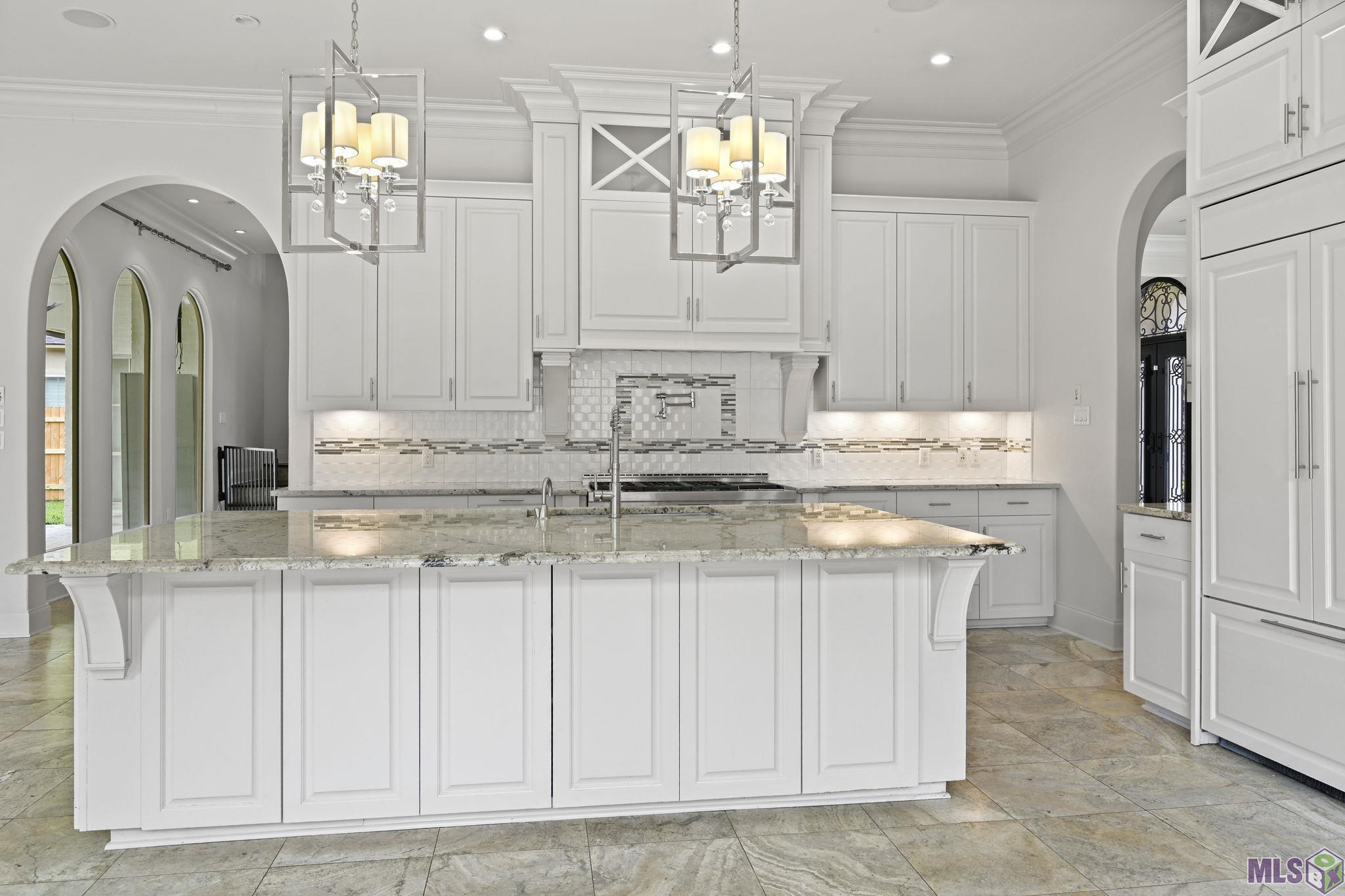18642 Santa Maria Drive Baton Rouge, LA 70809 - Photo 9 of 38 Kitchen
