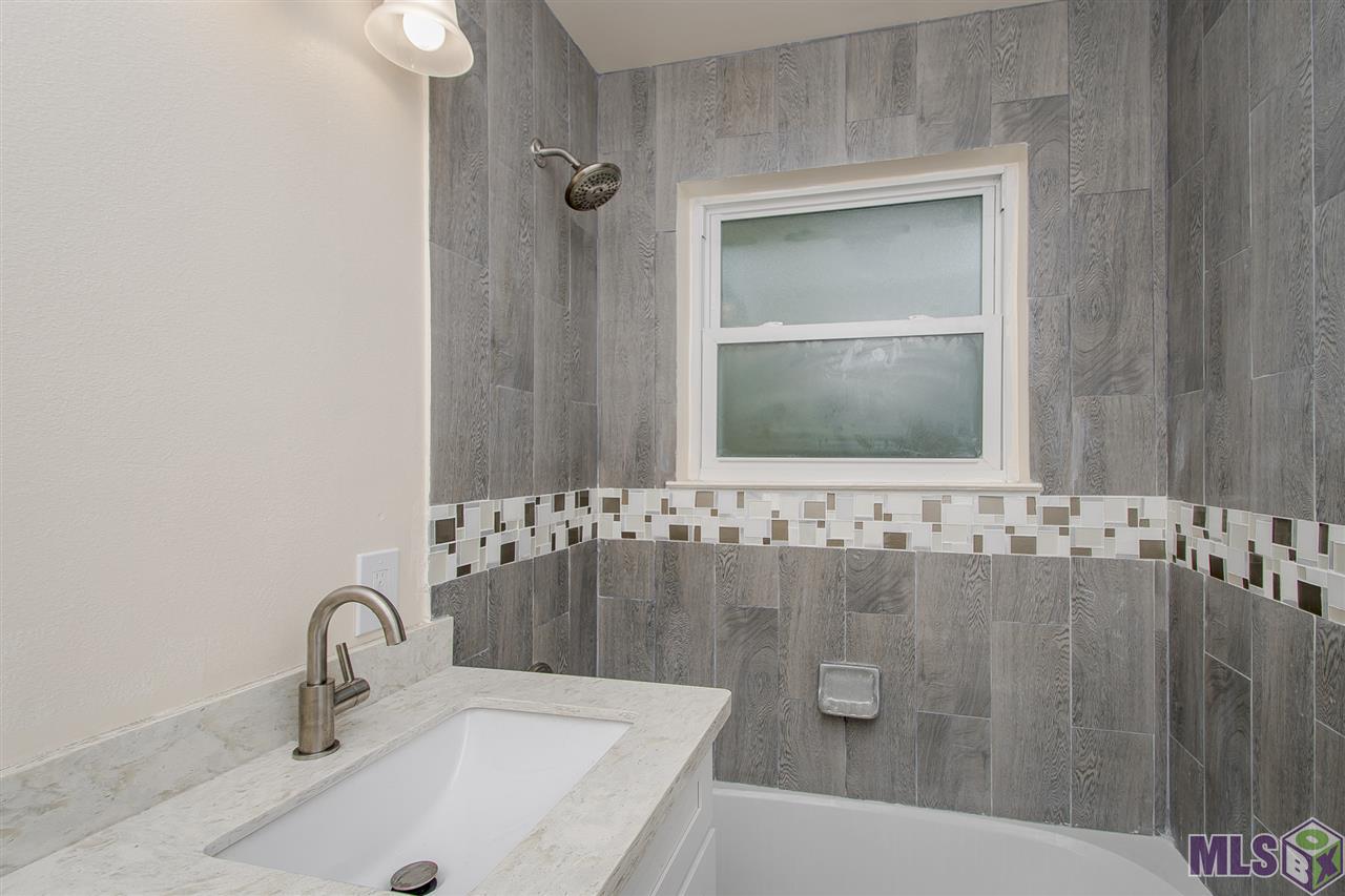 5334 Green Ridge Drive Baton Rouge, LA 70814 - Photo 23 of 31 Master Bath 2