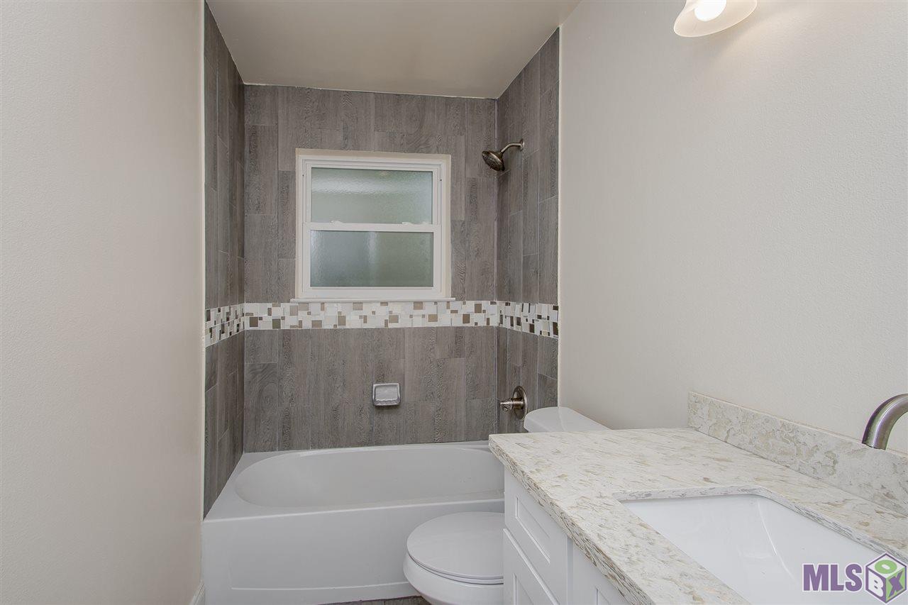 5334 Green Ridge Drive Baton Rouge, LA 70814 - Photo 25 of 31 Bathroom #3
