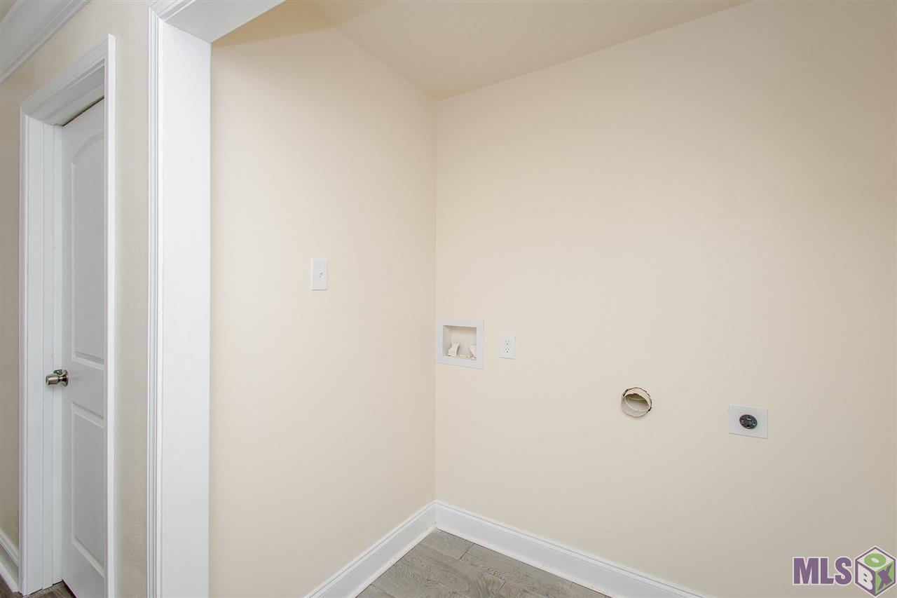 5334 Green Ridge Drive Baton Rouge, LA 70814 - Photo 28 of 31 Laundry Room