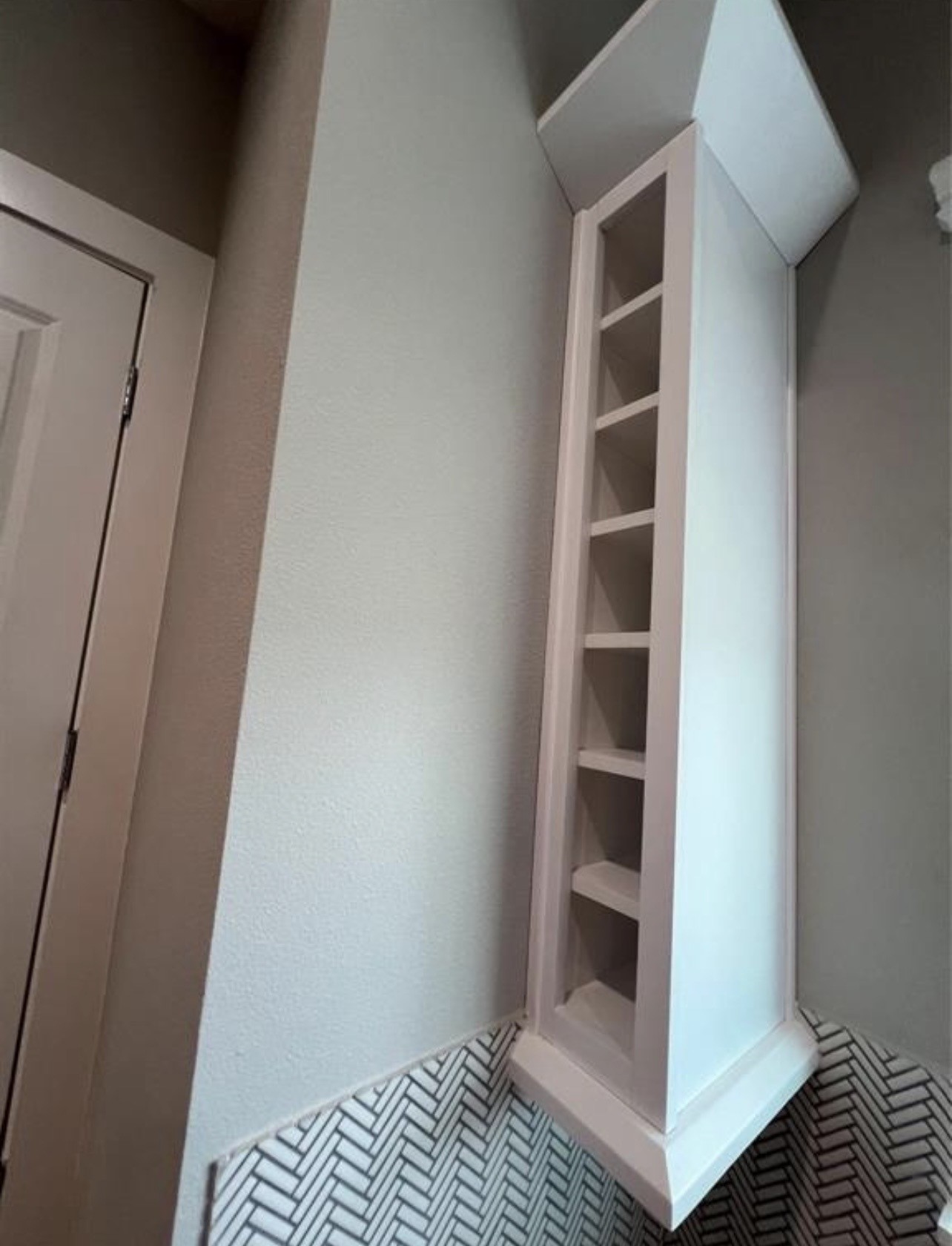 1224 Upton Street Houston, TX 77020 - Photo 15 of 48 Extra win storage