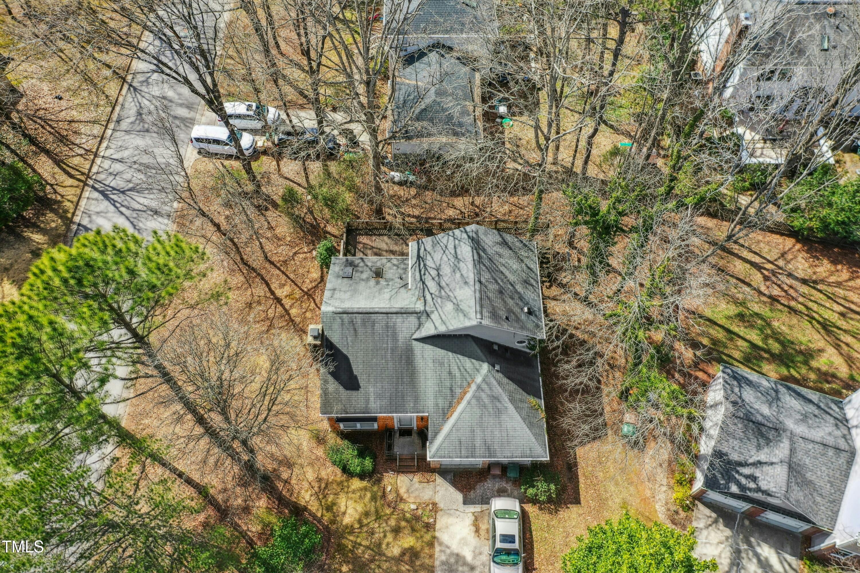 201 North Knightsbridge Road Cary, NC 27513 - Photo 2 of 7