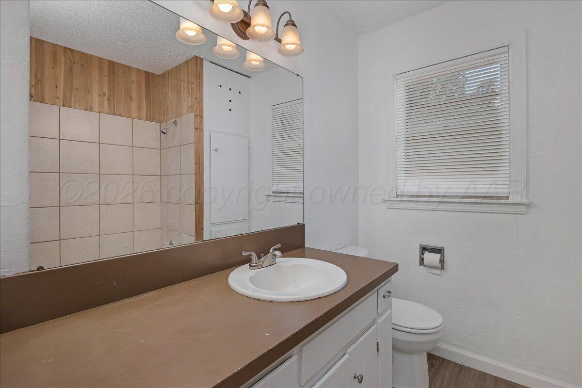 1609 Southwest 35th Avenue Amarillo, TX 79109 - Photo 15 of 25 15-Bathroom 1