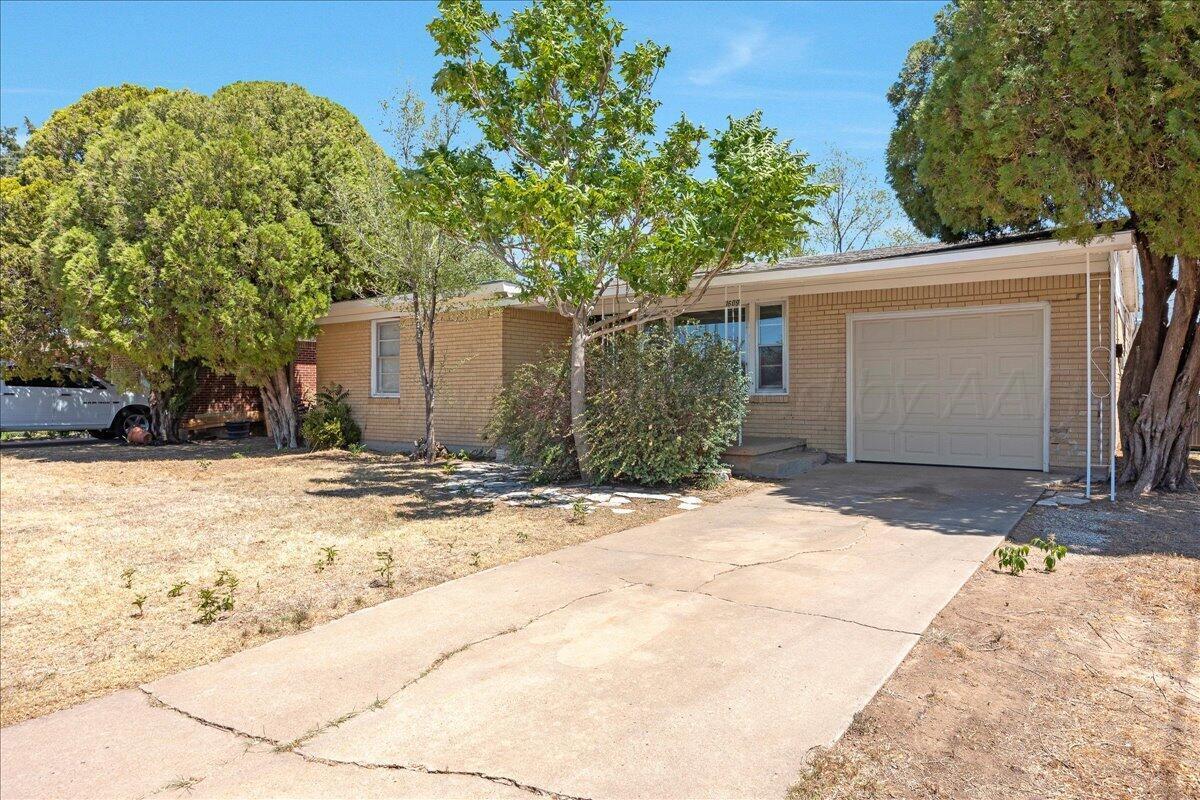 1609 Southwest 35th Avenue Amarillo, TX 79109 - Photo 2 of 25 02-Side