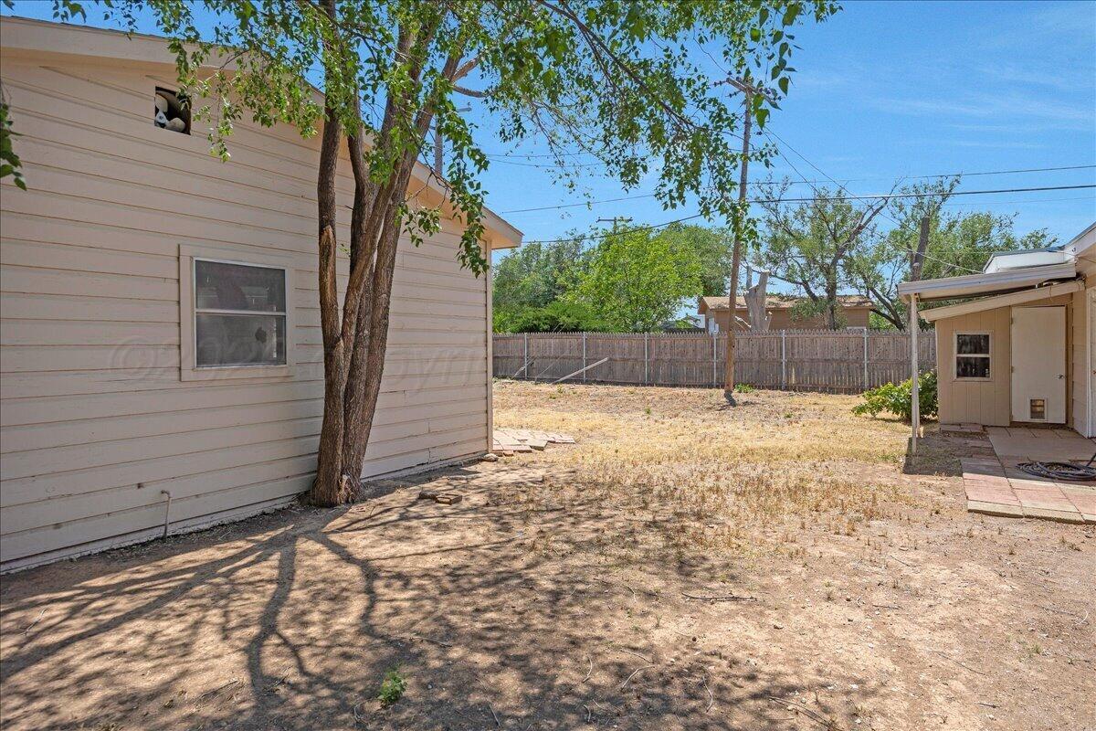 1609 Southwest 35th Avenue Amarillo, TX 79109 - Photo 23 of 25 23-Shop and Back Yard