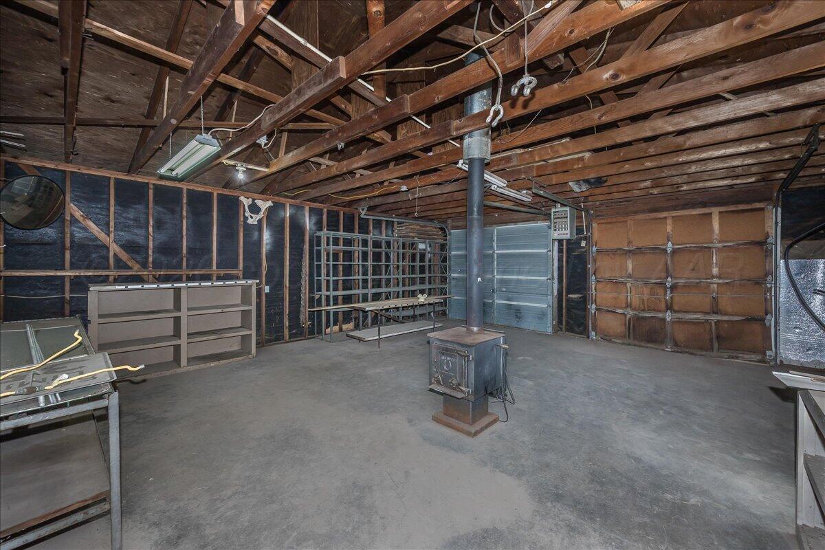 1609 Southwest 35th Avenue Amarillo, TX 79109 - Photo 24 of 25 24-Inside Shop