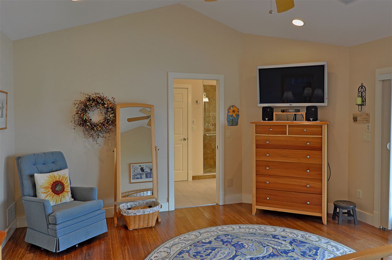 108 Spauldings E Shore Road Colchester, VT 05446 - Photo 21 of 39 Gallery Image 21