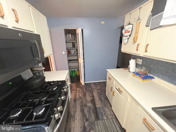$179,900 | 3360 Huntley Square Drive, Unit B1, Temple Hills, MD 20748