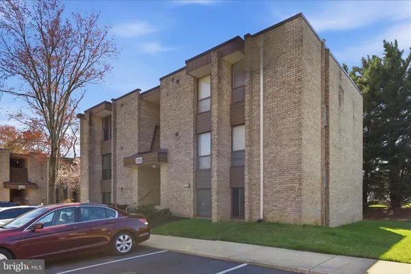 $179,900 | 3360 Huntley Square Drive, Unit B1, Temple Hills, MD 20748