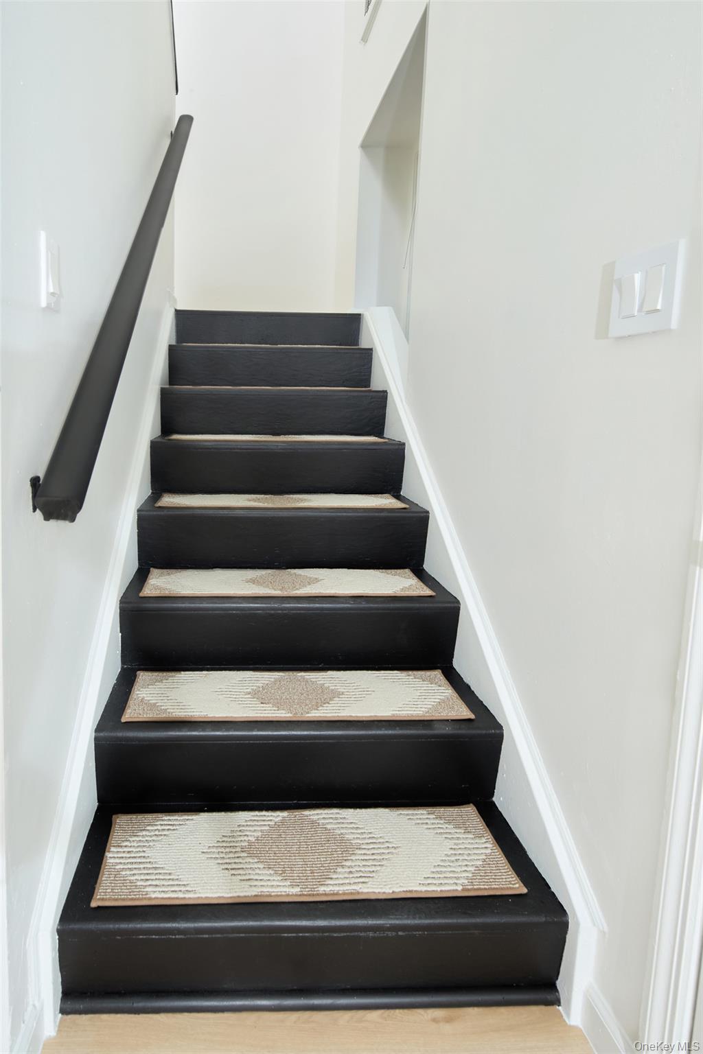 341 Furnace Dock Road, Unit 35 Cortlandt Manor, NY 10567 - Photo 9 of 25 a view of entryway