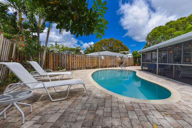 316 Leigh Road Tequesta, FL 33469 - Photo 6 of 51 316 Leigh Rd Jupiter FL 33469-small-044-