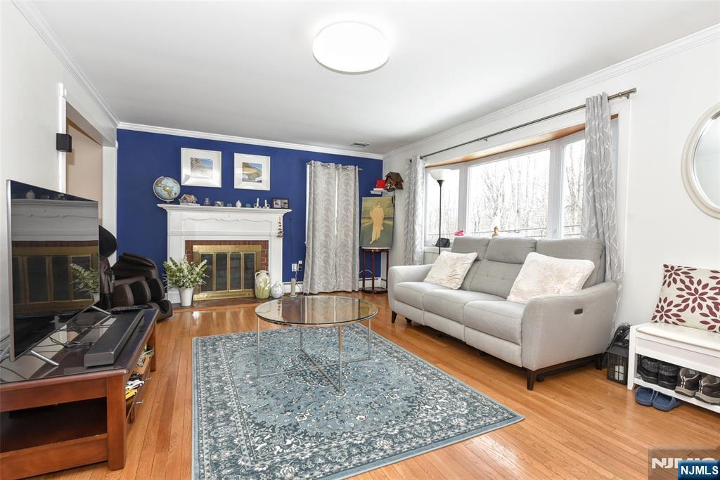 179 Kakeout Road Butler, NJ 07405 - Photo 4 of 38