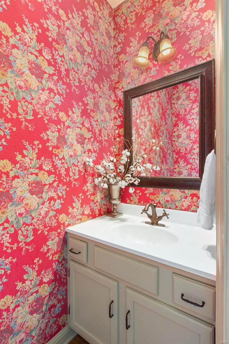 9754 Old Warson Road Ladue, MO 63124 - Photo 19 of 40