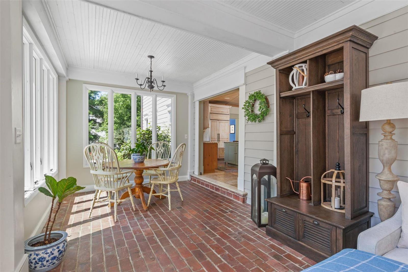 9754 Old Warson Road Ladue, MO 63124 - Photo 21 of 40